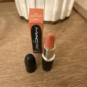 Honeylove Matte Lipstick in Warm Pink